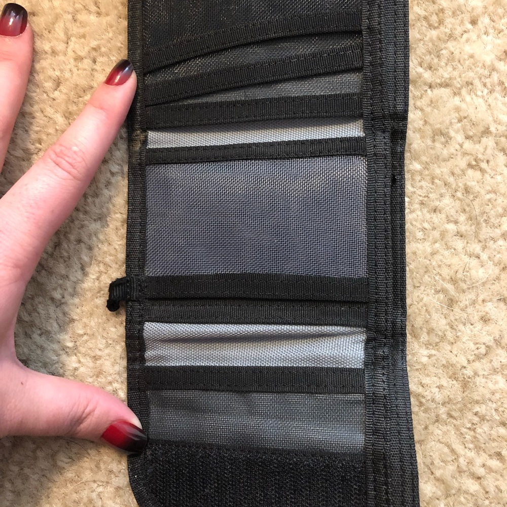 Wallets - Picture 2 of 8